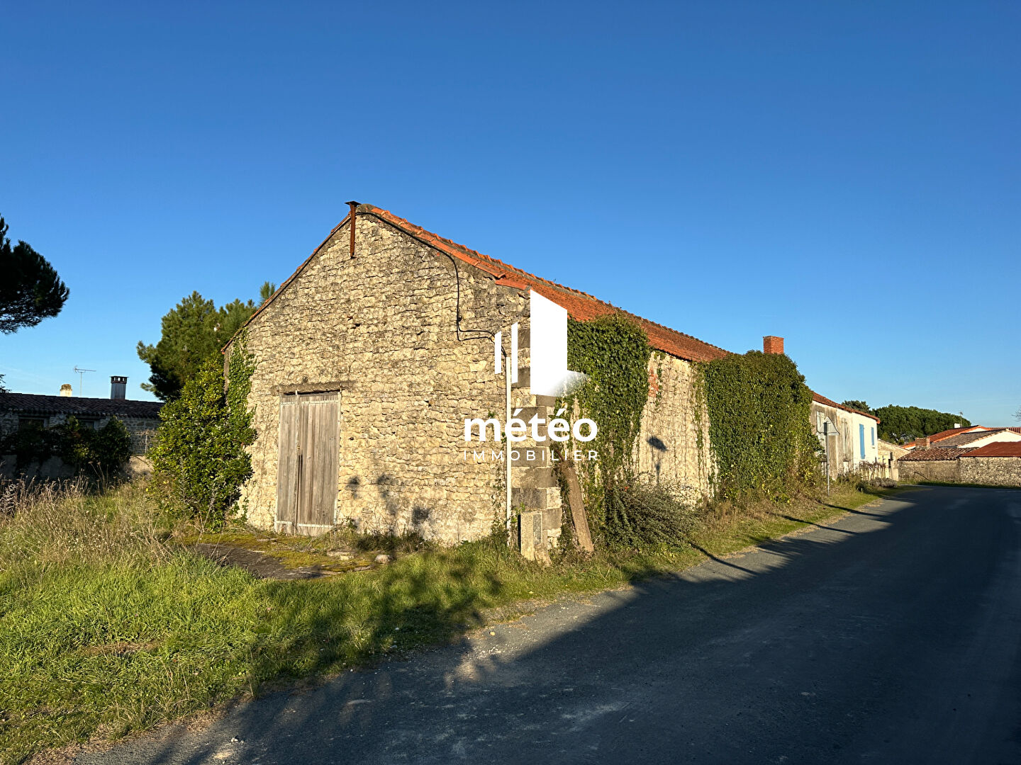 Maison à réhabiliter avec grange attenante -Les Conches